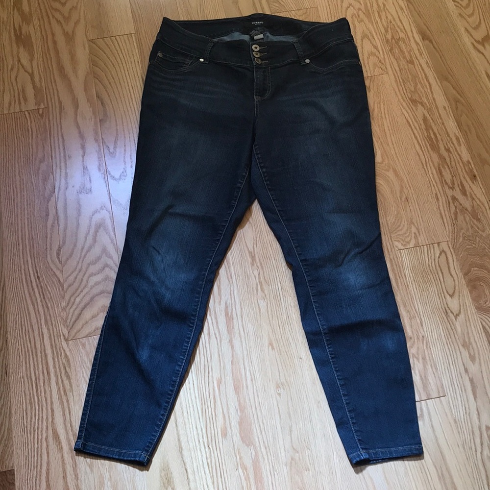 Torrid 14R blue skinny denim jeans.